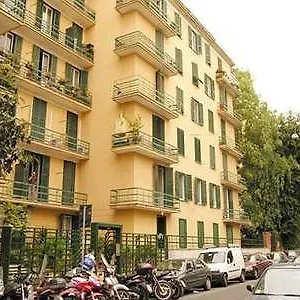 2* Hotel Lucky House